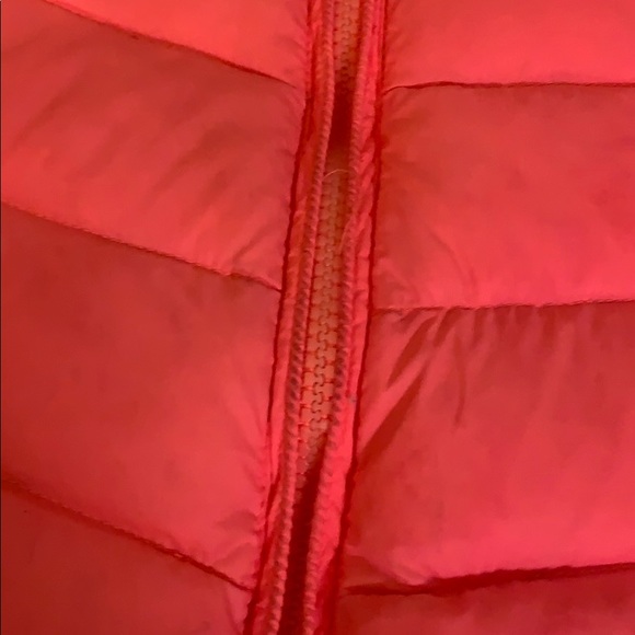 Neon pink puffer rainbow star pattern inside - Picture 2 of 4